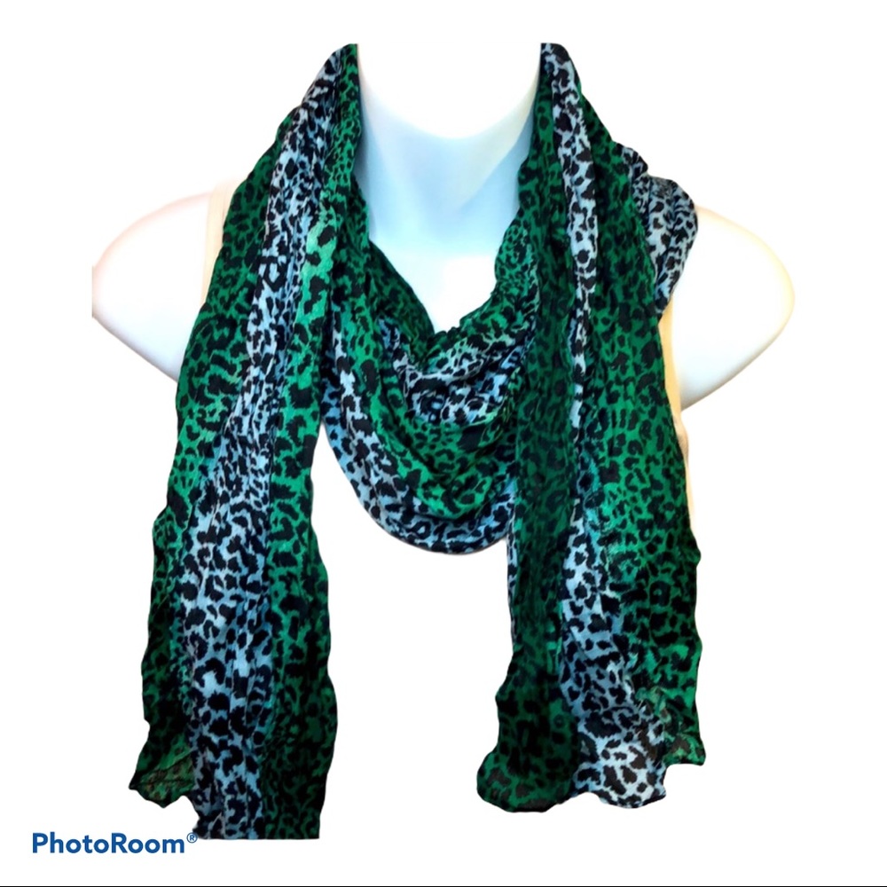 Leopard print scarf, crinkled texture, soft silk